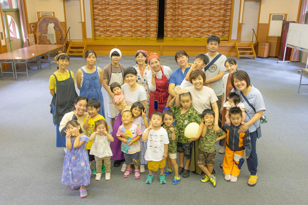 自然な表情とあなたらしさが伝わる写真を撮影します スタジオで培った撮影の経験を活かし自然な魅力を引き出します。 イメージ7