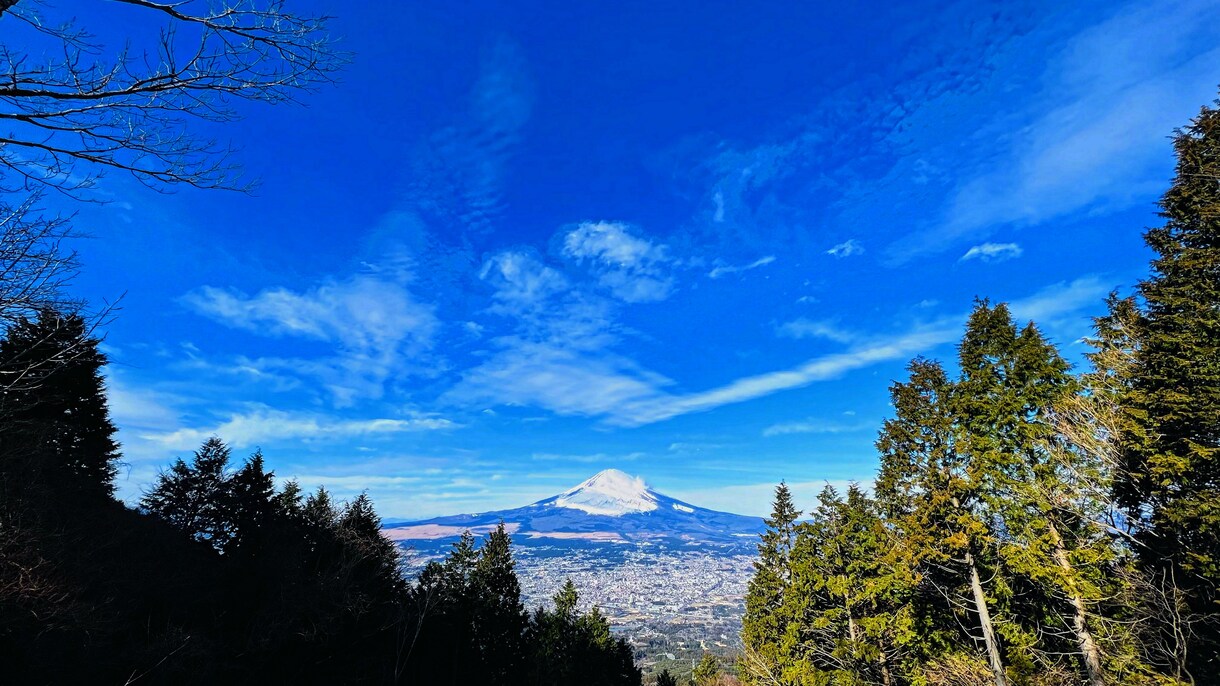 富士山好きな人に勧めます 山頂に行かないと見れない絶景の富士山 イメージ1