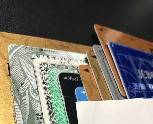 クレジットカード作りのお手伝いをします アルバイト勤務でも法的に通常審査が行われます。 イメージ4