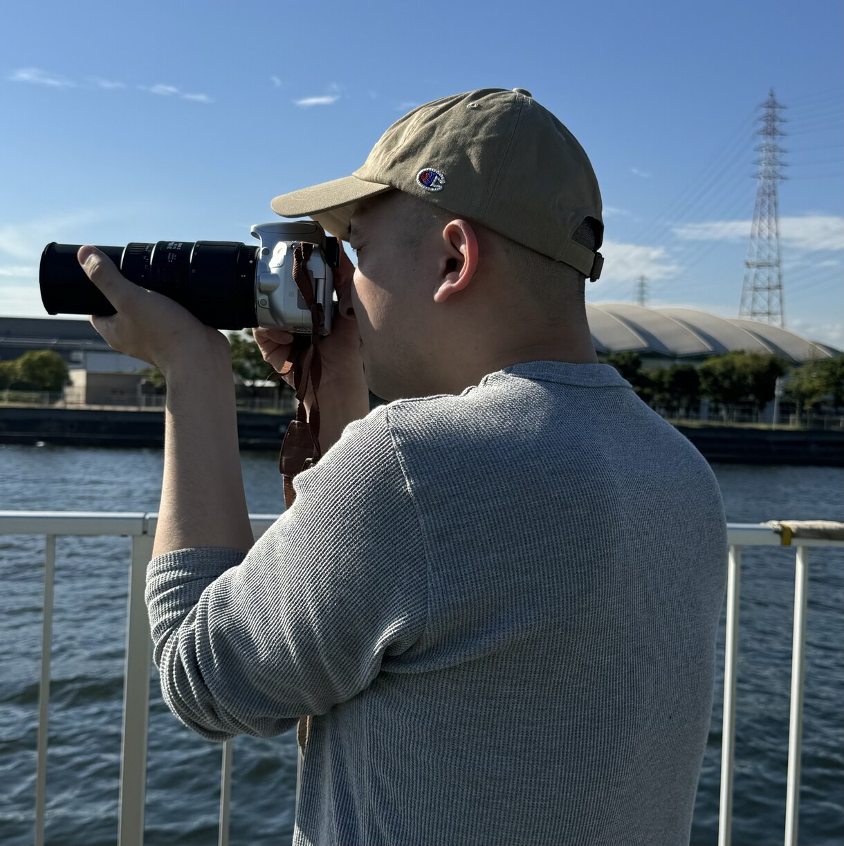 婚活やSNS用のプロフィール写真お撮りします 関西人ならではのボケであなたの笑顔を！ イメージ1