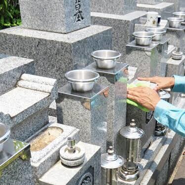 京都市内限定 ✦お墓のお掃除代行します なかなかお墓参りできない方の代わりいたします。 イメージ1
