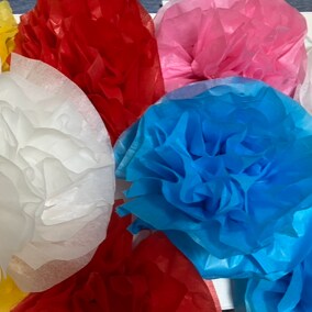 折り鶴作成代行、紙ペーパーのお花も作ります 色々なイベントで必要な方に代わりお花や折り鶴を折ります イメージ3