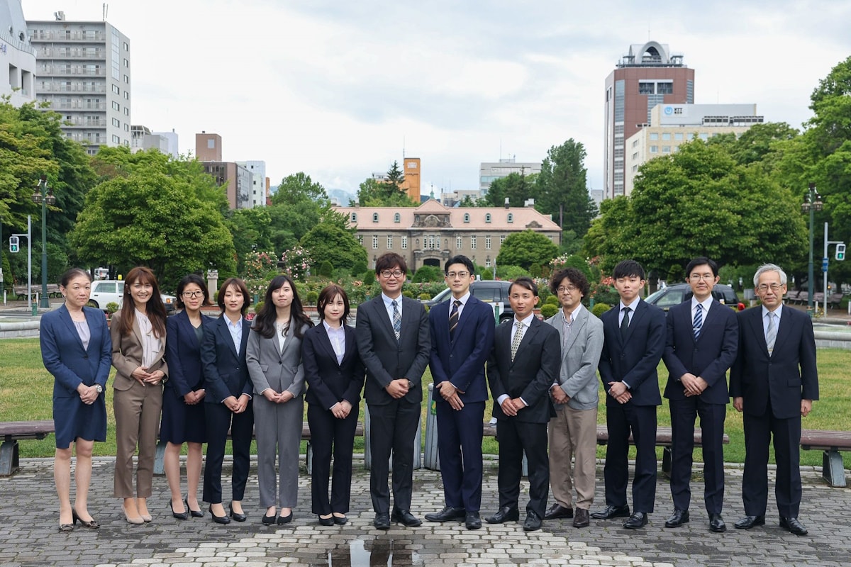 面倒な相続手続きをお客様に代わって代行します 相続手続きの代行2000件以上　全国トップレベルの実績 イメージ2