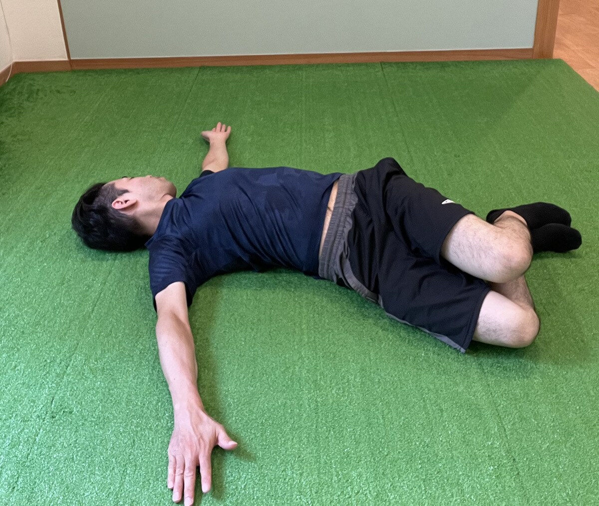 肩こりが酷い方におススメのストレッチをします 子育てと仕事で忙しいママさん向け、30分でユルっとスッキリ！ イメージ10