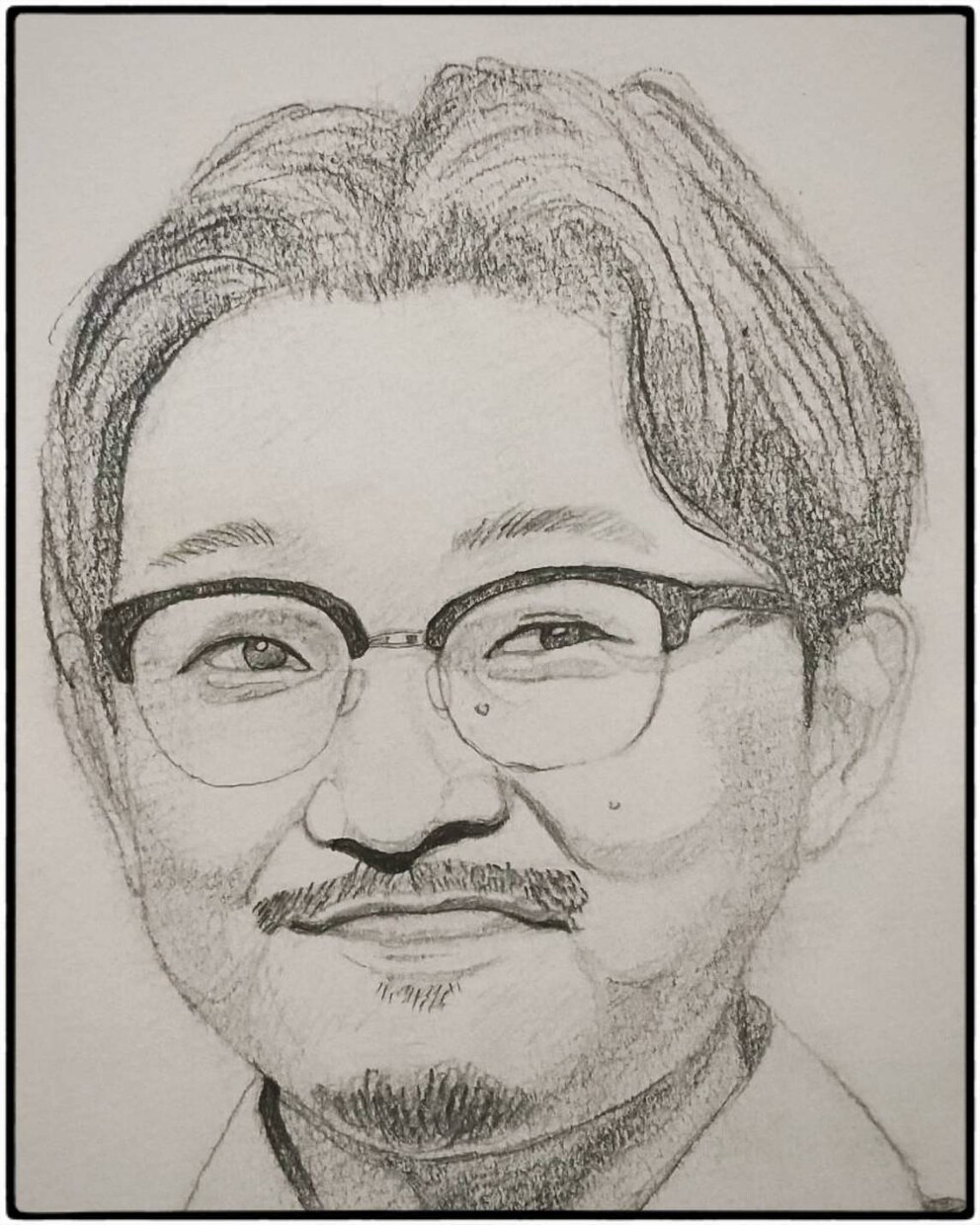 鉛筆にてあなたの似顔絵描きます 鉛筆で繊細かつ大胆に描きます！ イメージ1