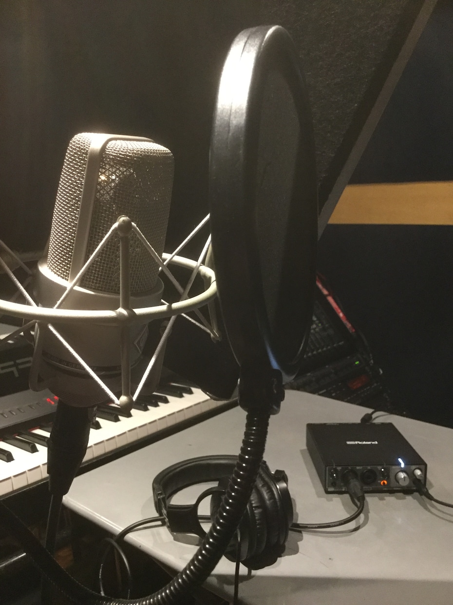 男性声優がナレーション、CVお届けします リテイク２回可能です。よろしくお願いします。 イメージ1