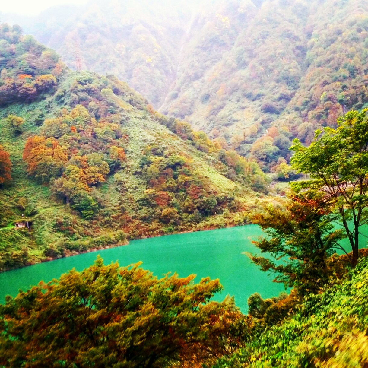 スマホで撮った写真加工します 旅先で撮った風景、あまり綺麗じゃないなぁを解決 イメージ1