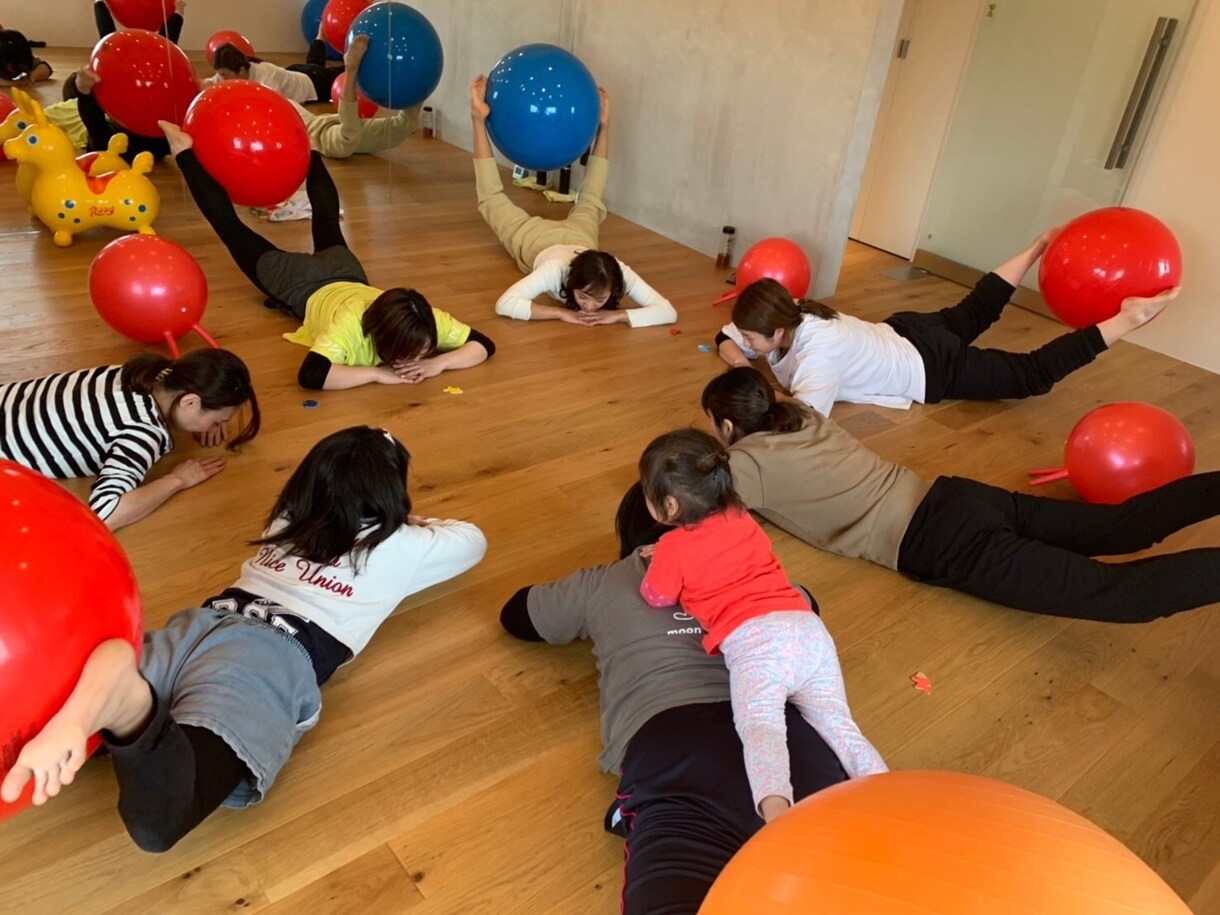 オンラインでバランスボールレッスンします 産後はチャンス‼︎産前よりも美しいBODYに⭐︎ イメージ2