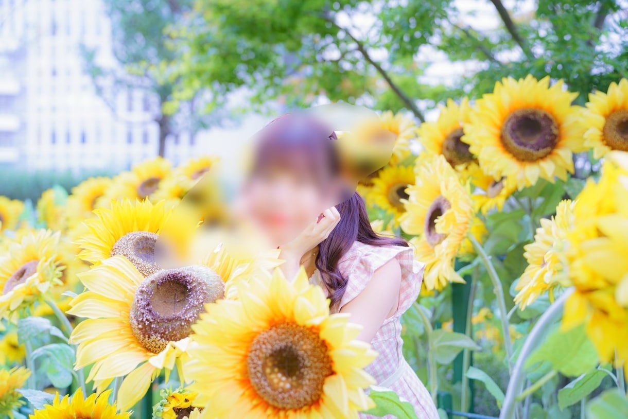 主に人物撮影の素材データを提供します 利用したいイメージ素材をご用意いたします。 イメージ2
