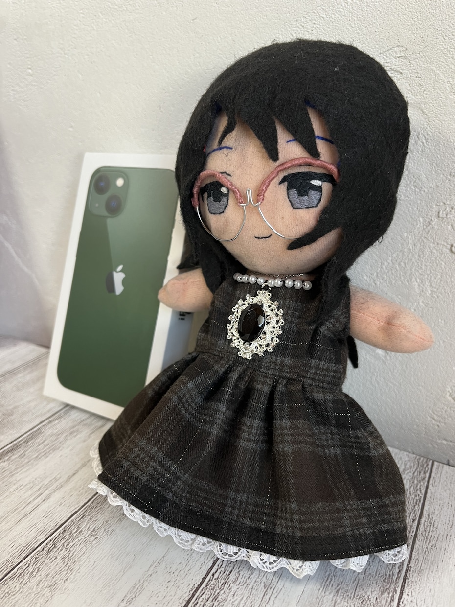 あなたの愛用しているお人形のお洋服お作りします 思い出の布で。あなたとお揃いの布で。世界でたった一つの。 イメージ3