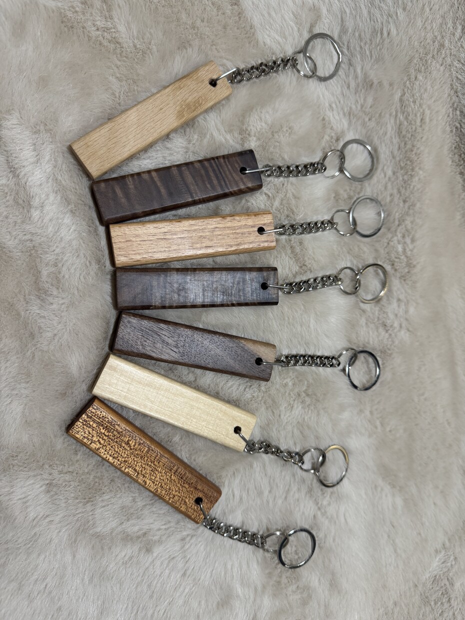 宿泊施設向け木製ルームキーキーホルダーを制作します ホテル・旅館・民泊向け部屋番号刻印OK｜ロゴ刻印 イメージ1