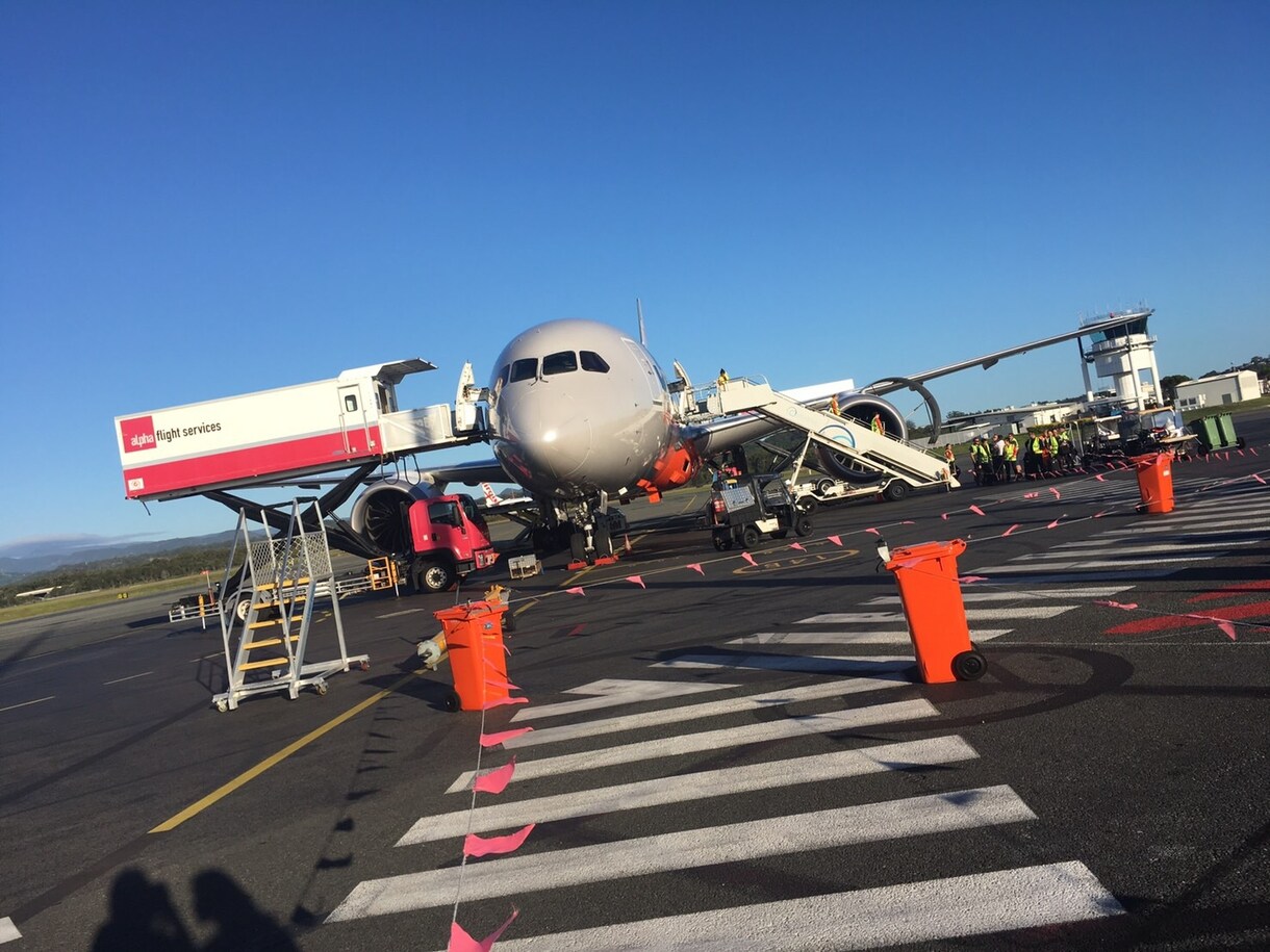 悩み事や相談事や恋愛の事や愚痴等話を聞きます 元外資系航空会社　トレーナーが話しを親身に聞きます。 イメージ1