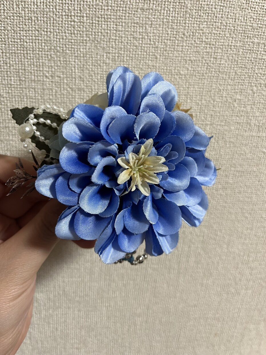お好きなカラーのコサージュ・ヘアクリップ作ります 大切な日、あなたの好きな色を身に付けてみませんか？ イメージ6