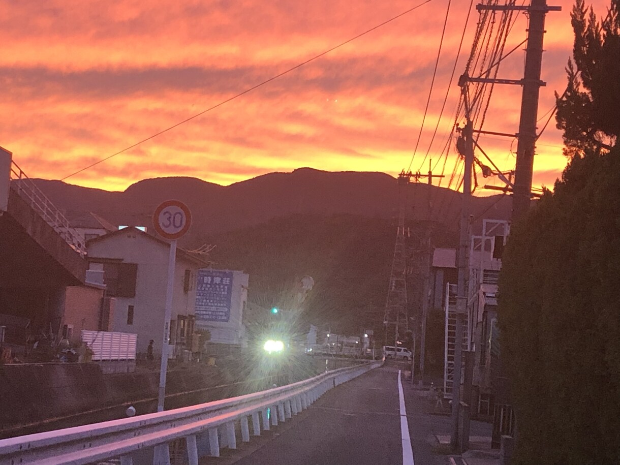 １枚の画像を動画にできます サプライズを与える写真の加工ができます。 イメージ3