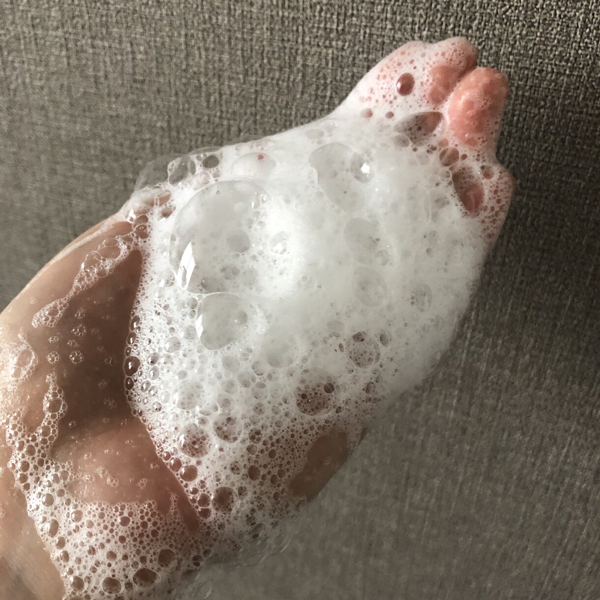 手だけでモコモコな泡が作れるよう伝授します 少量の洗顔フォームでモコモコ気持ち良くお顔が洗えます★ イメージ4