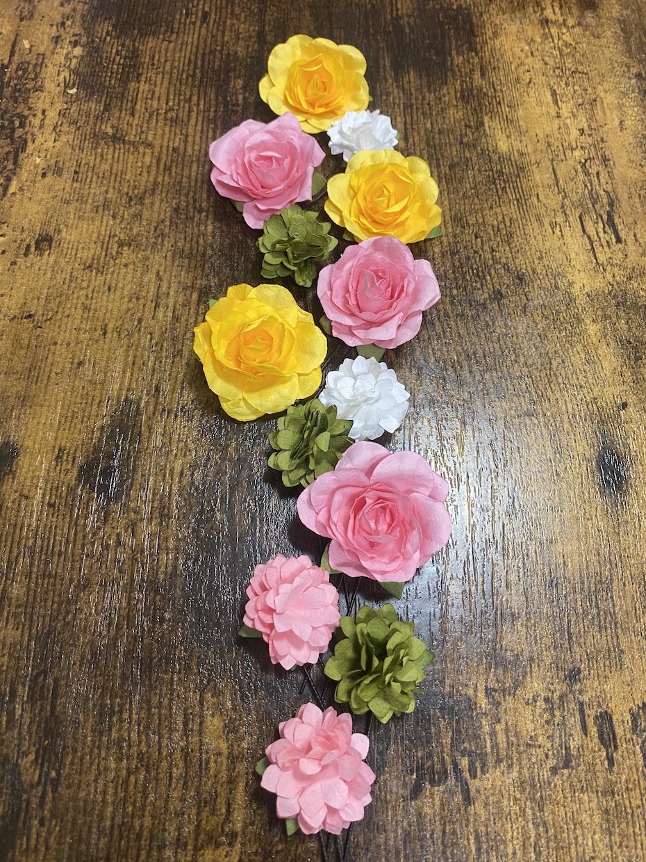 三つ編みに刺すだけの簡単花ピンお作りします 完成品はもちろんオーダーメイドも受付中 イメージ1