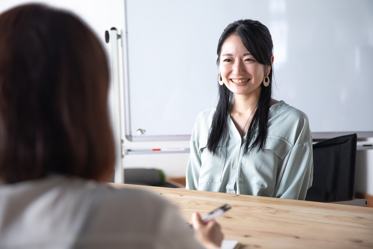 転職活動中の方の応募書類を添削します 自分の強みをしっかり記載する応募書類を作りましょう イメージ1