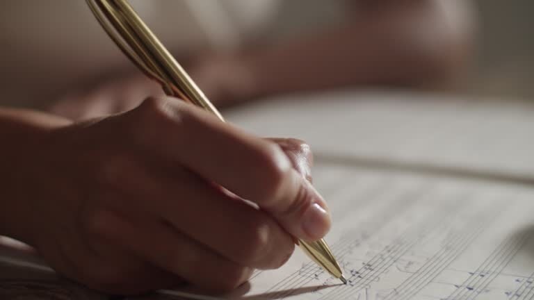 あなたの世界を言葉にします 文字で読んでも美しい歌詞を。実績作りの為格安で受付中です。 イメージ1