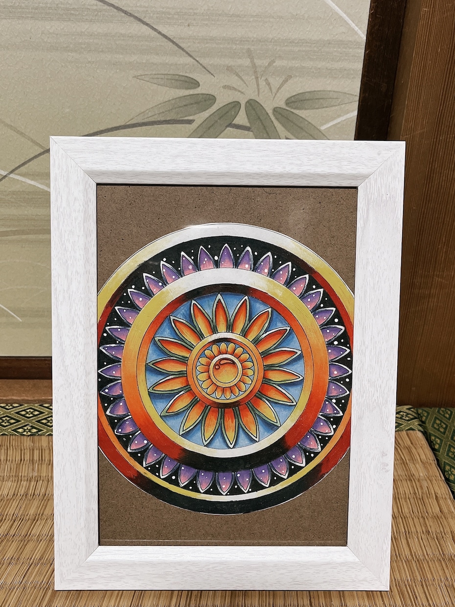 曼荼羅風、絵画を色鉛筆を使い、手描きします 主に鑑賞用を目的として手描きで制作しています！ イメージ1