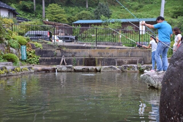 超簡単‼家庭にあるもので、魚釣りのエサ作り教えます 所要時間 約3分‼ 魚釣りのエサ作り！ イメージ1