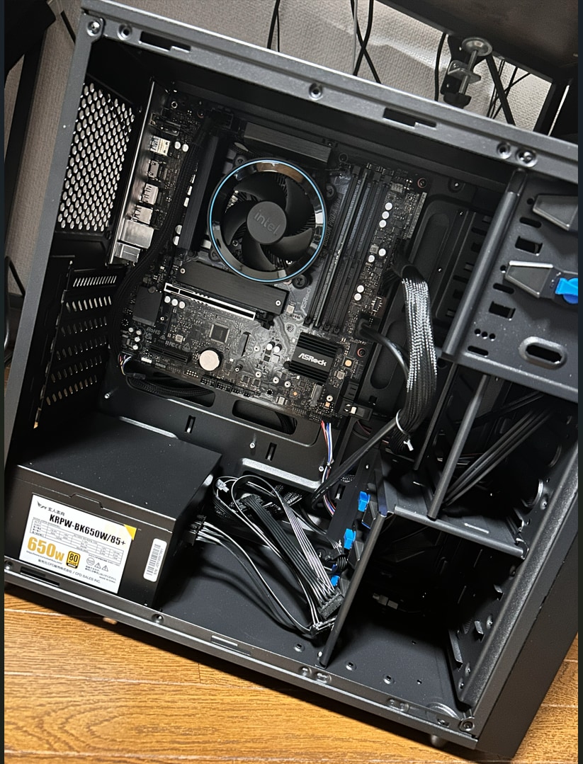 自作PCのパーツ選定・組み立て代行を承ります 裏配線などの見えないところも丁寧に組み立ていたします。 イメージ4
