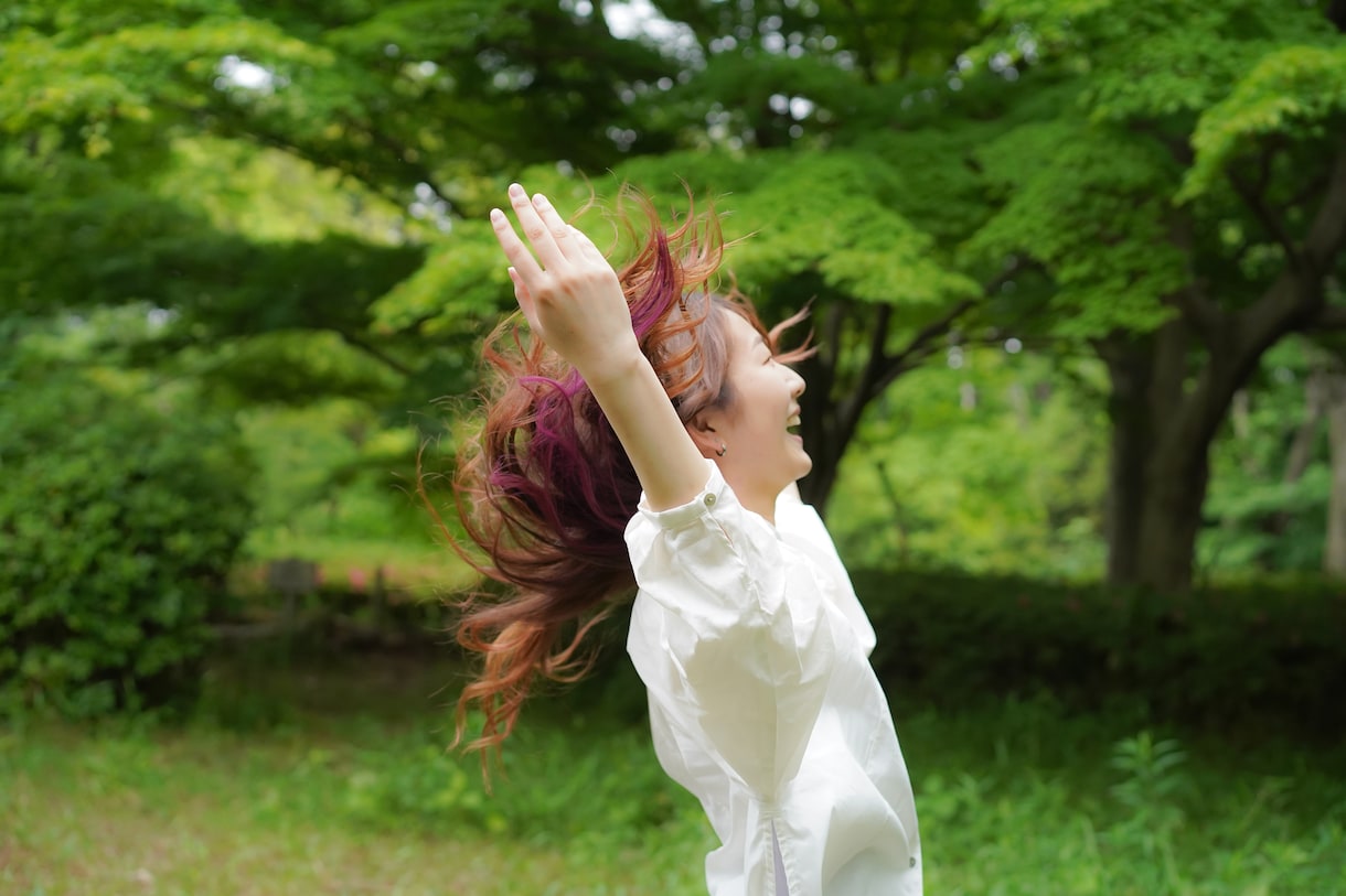 自然な表情のプロフィール写真を撮影します ご自分でも気づいていらっしゃらない素敵な表情を切り取ります。 イメージ5