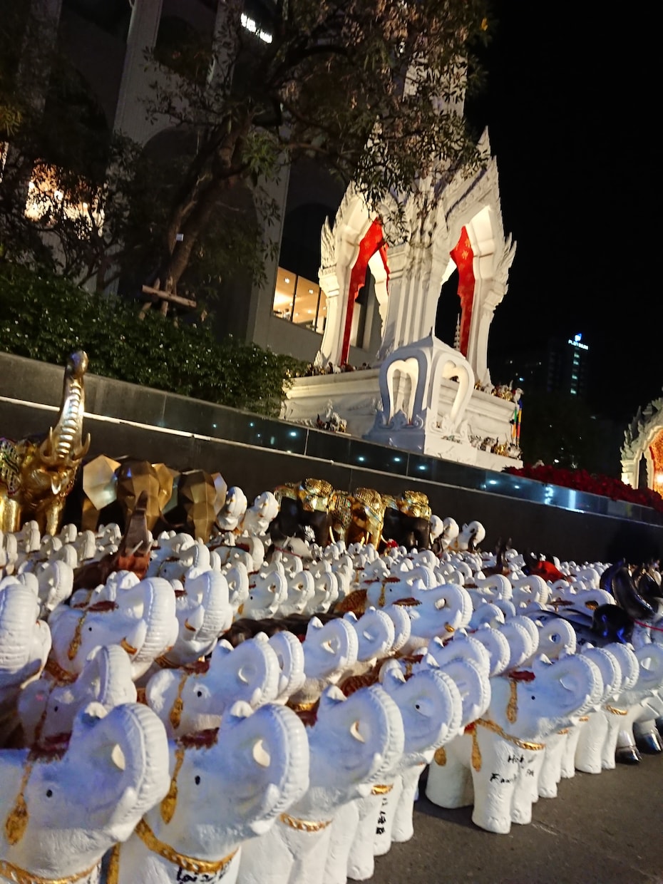 タイ最強恋愛パワースポットに合同お参り致します 縁起が良い月が昇る10月29日木曜日21時30分女神降臨 イメージ4