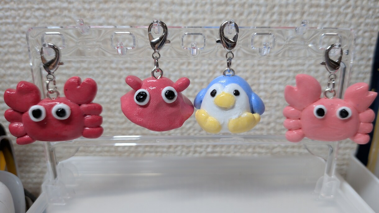 粘土でキーホルダーを作ります あなただけのミニチャームをお届けします！ イメージ1