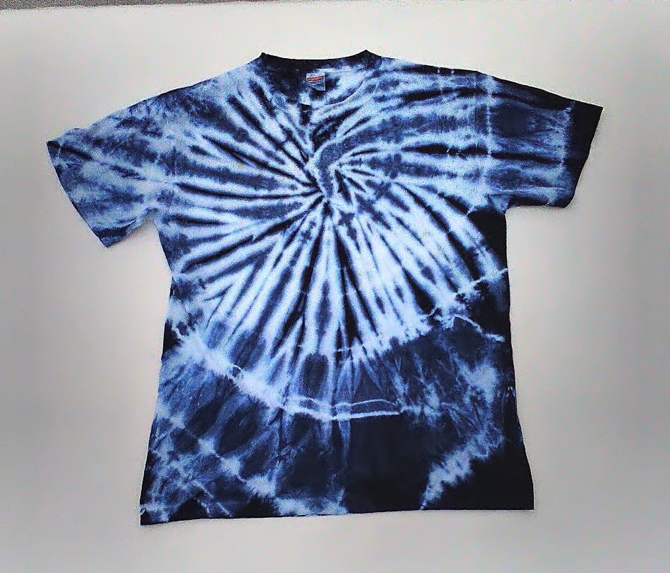 Ｔシャツ、スニーカーを藍染めカスタムします 藍染で新しい魅力と新しいスタイルを発見 イメージ5