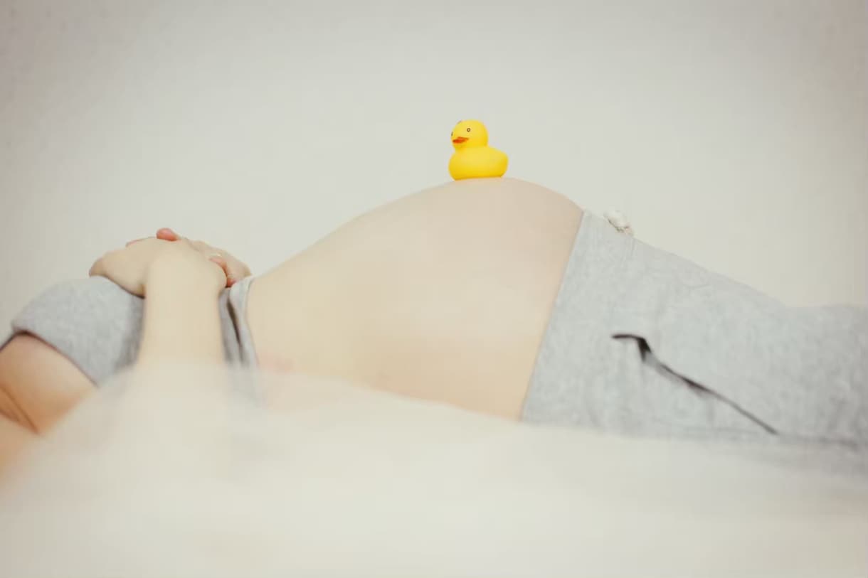 マタニティフォトを出張撮影します 今だけの大切な姿を自然な雰囲気で写真に残します イメージ6