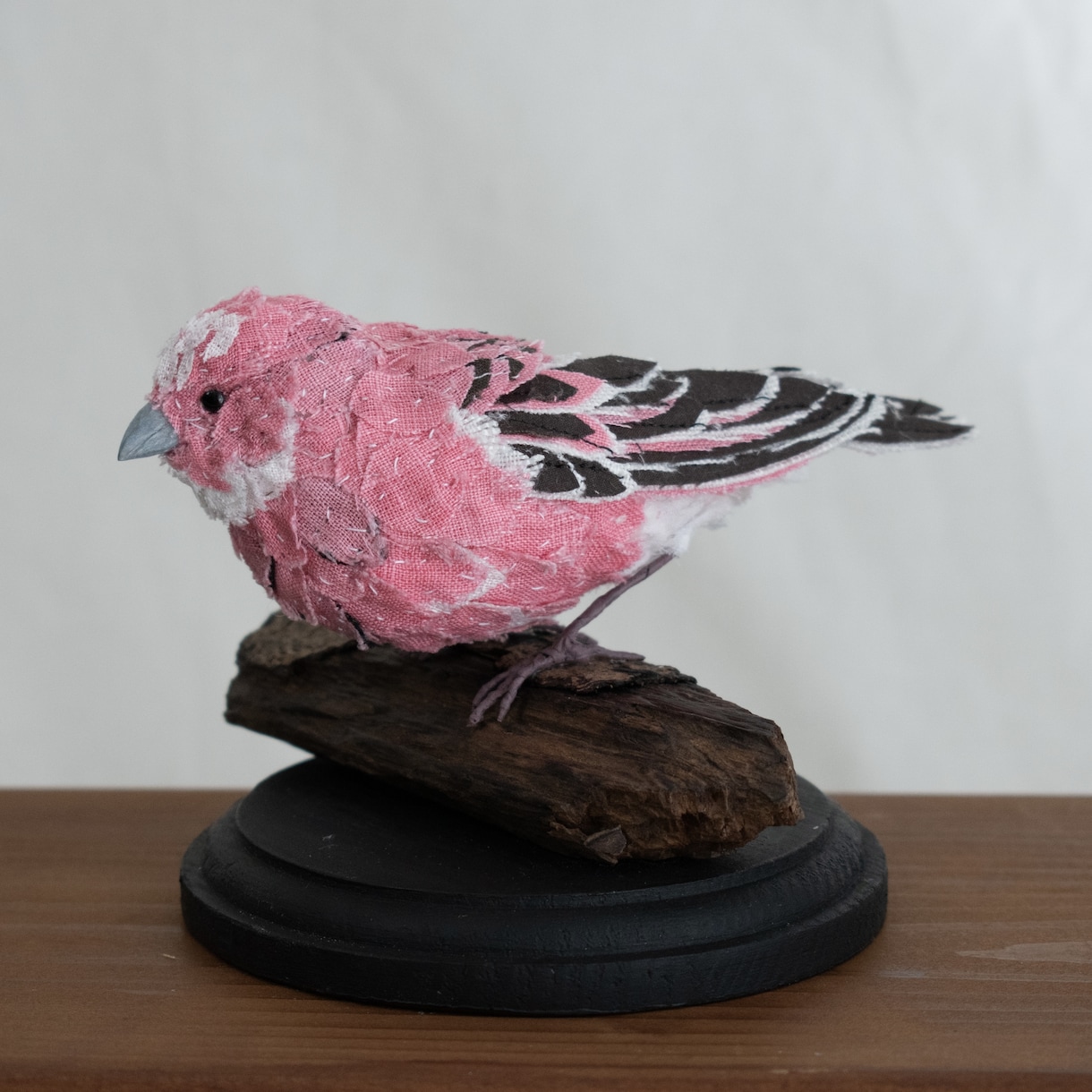 手縫いと木彫りで、理想の鳥をオーダー制作します 飼い鳥、インコさん、野鳥など独自のぬいぐるみを制作します イメージ6