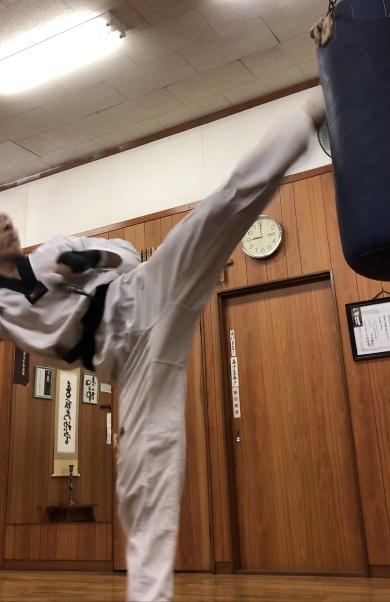 お子様から大人まで立ち技最強・最速の蹴りを教えます 元テコンドーバンタム級日本代表選手が本物の蹴りを教えます。 イメージ1