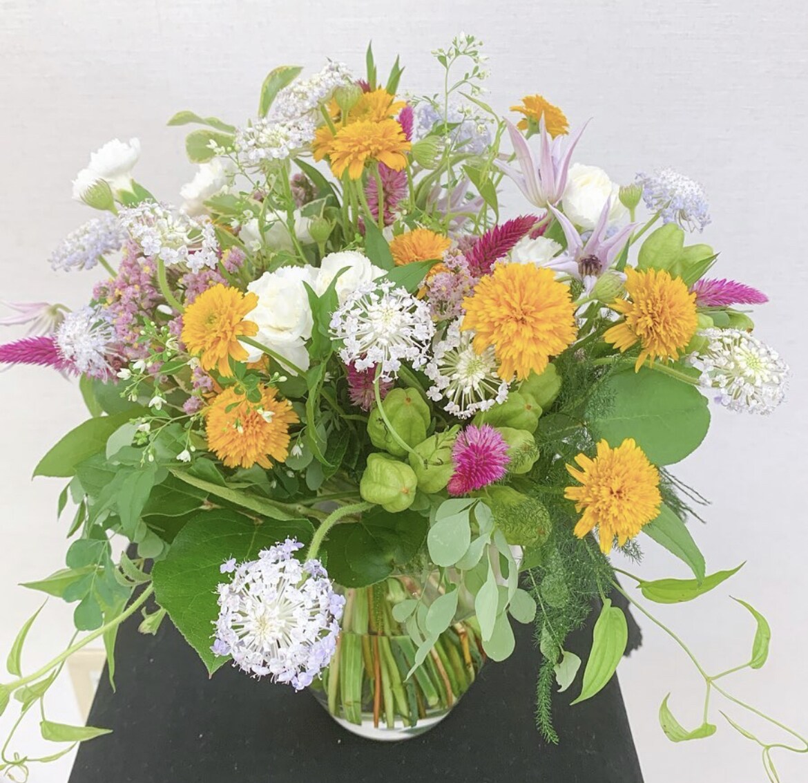 用途に合わせて花束、アレンジ作ります 大切な日の贈り物やご自宅に飾るもの等お気軽にご相談下さい。 イメージ3