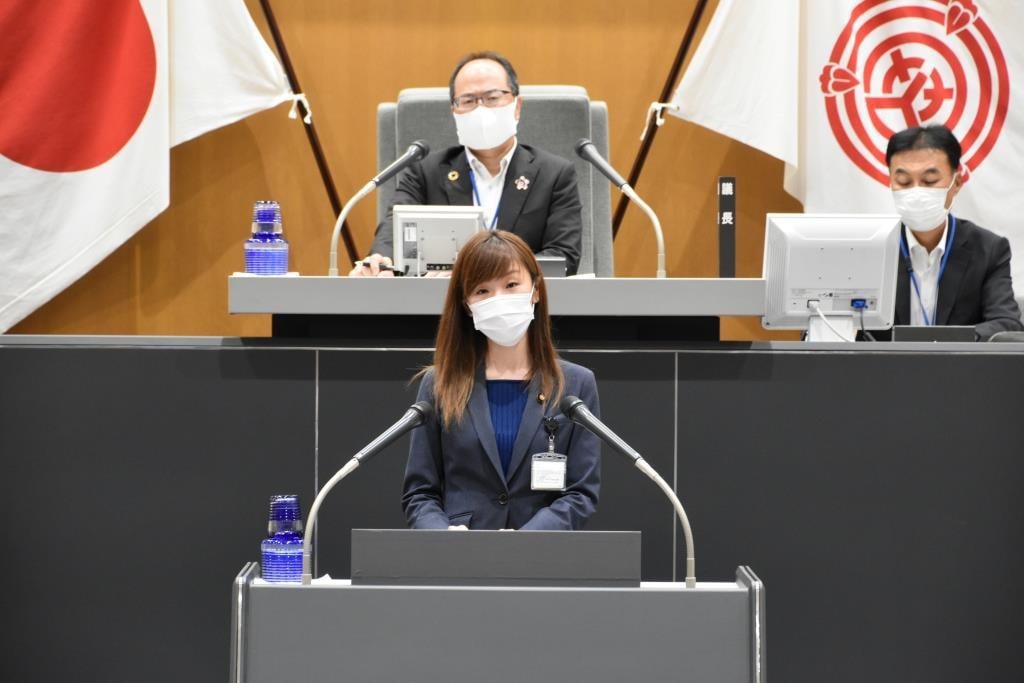 選挙ポスターやパンフレットをデザインします 戦略的にデザインを考えて形にしていくデザインチームがサポート イメージ4