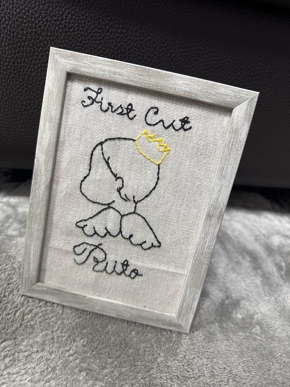 ファーストカットの刺繍します 日付、お名前付き。女の子用はリボンです。 イメージ1