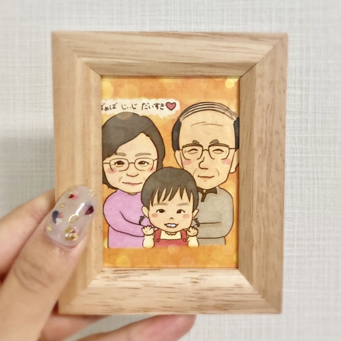 手のひらサイズのにがおえ、お描きします 小さいサイズで飾りやすくてかわいい^^*♡ イメージ2