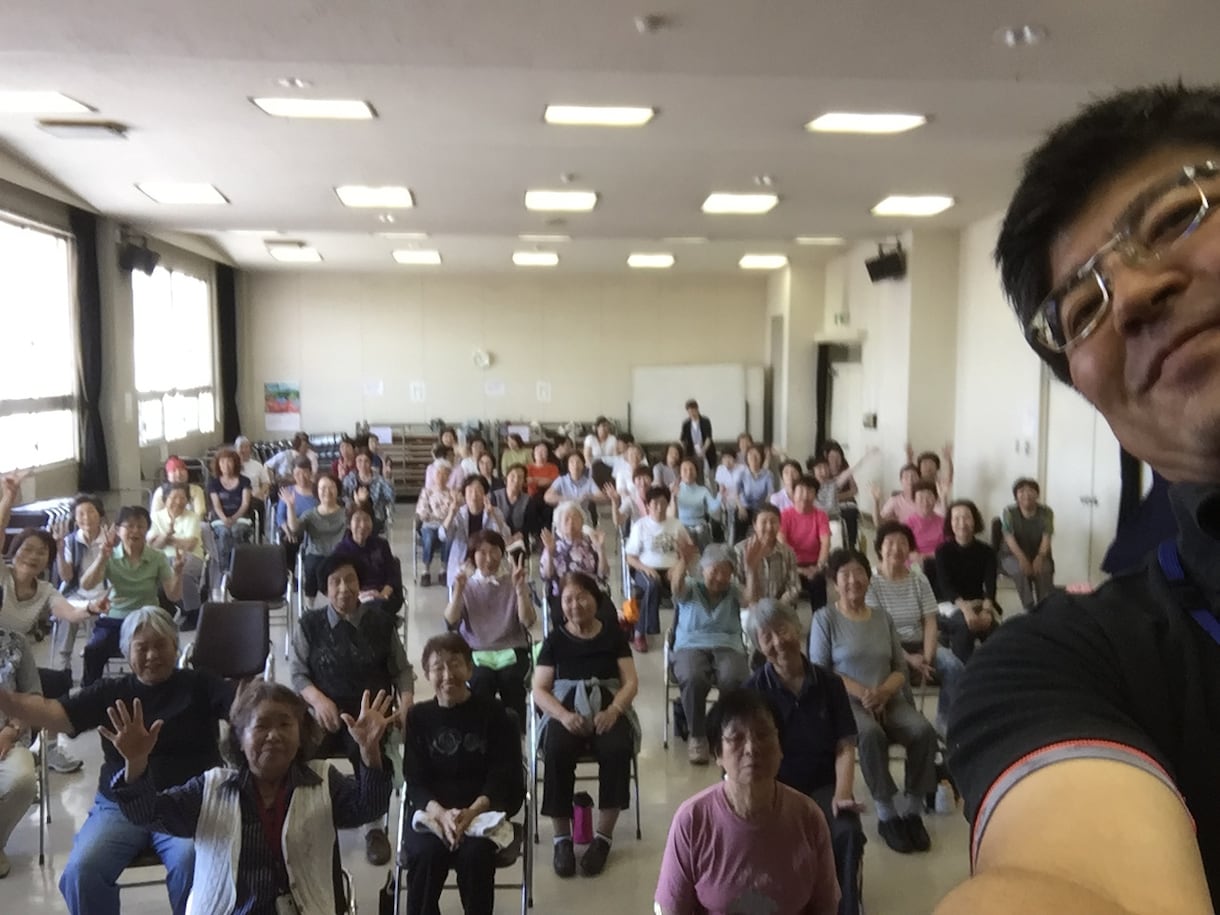 中高年向け楽しい体操「ロコ脳体操」を個別指導します 体幹を目覚めさせストレッチ筋トレ脳トレができる楽しい体操です イメージ1