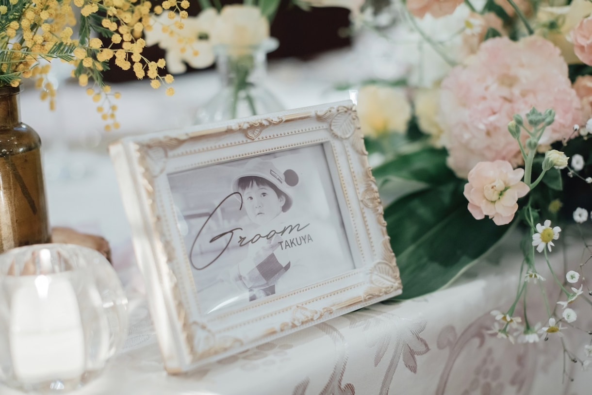 結婚式受付札　新郎新婦の幼少期受付札を作成します 結婚式の受付に、新郎と新婦の可愛らしい写真を飾りませんか？ イメージ2