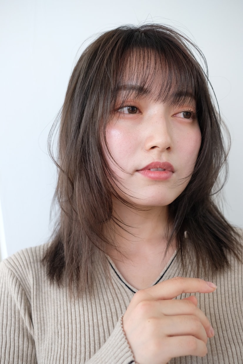白髪が気になる方の髪型相談、改善策を提供します 白髪ぼかしで悩み解消、白髪を活かす似合う髪型を提案します！ イメージ1