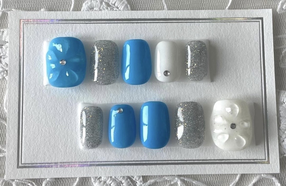 現品②販売しています ネイルチップご購入で無料占い付いてきます☆ イメージ1