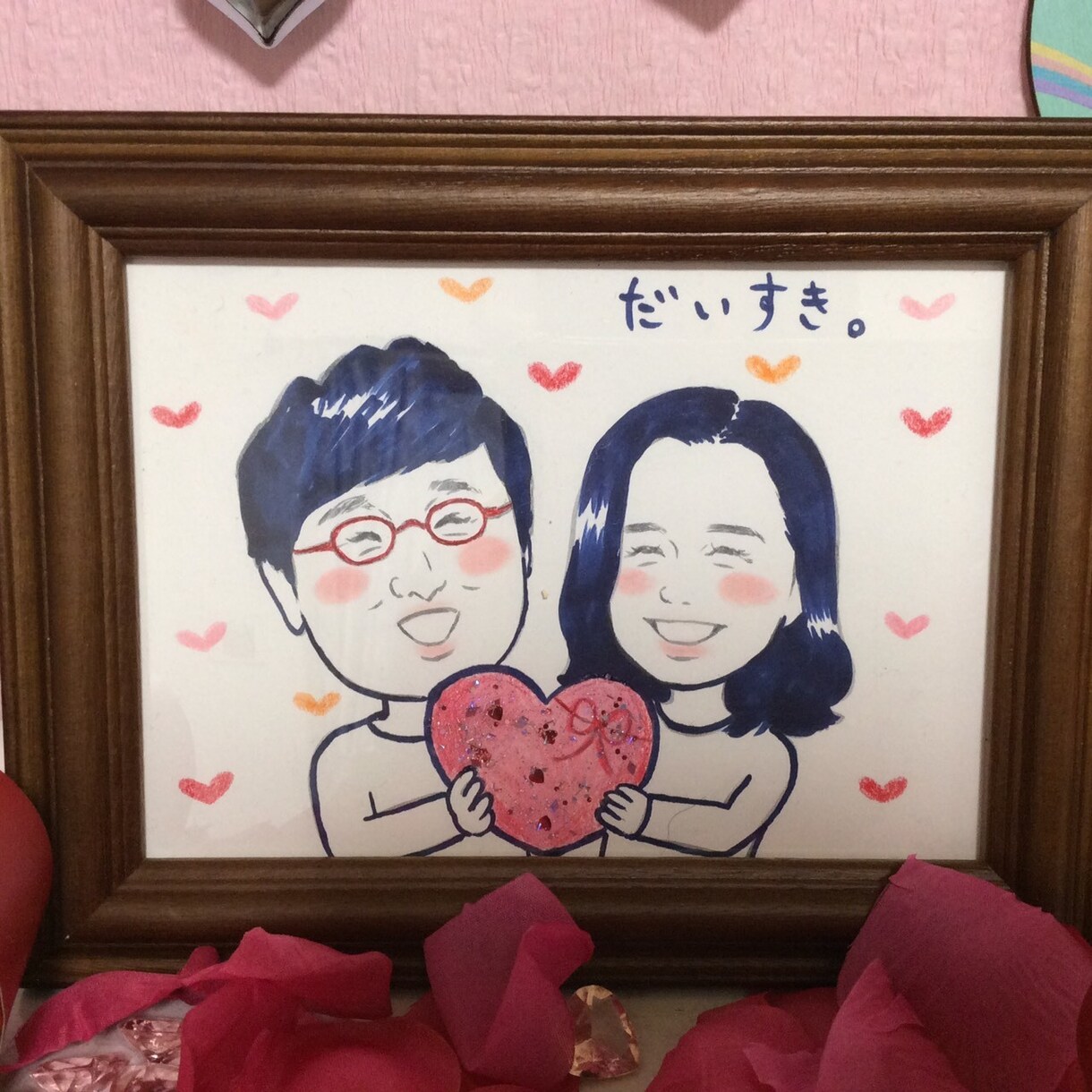 カップル向けシンプル可愛い似顔絵をお描きします キラキラハートの、少し小さめ2L判サイズのラブラブ似顔絵です イメージ2
