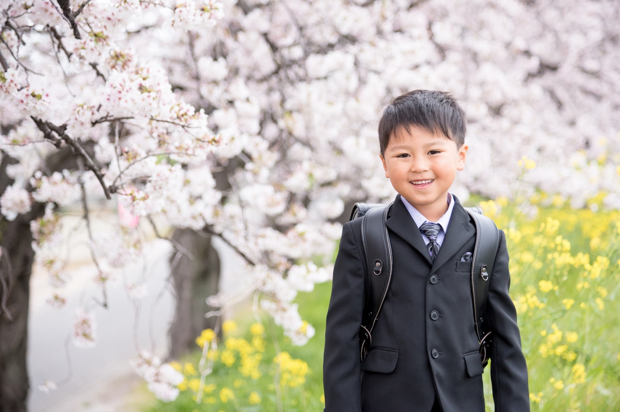 思い出に残る！おしゃれな入学・卒業写真を撮影します アパレル撮影のプロが、最適な背景とシチュエーションをご提案！ イメージ8