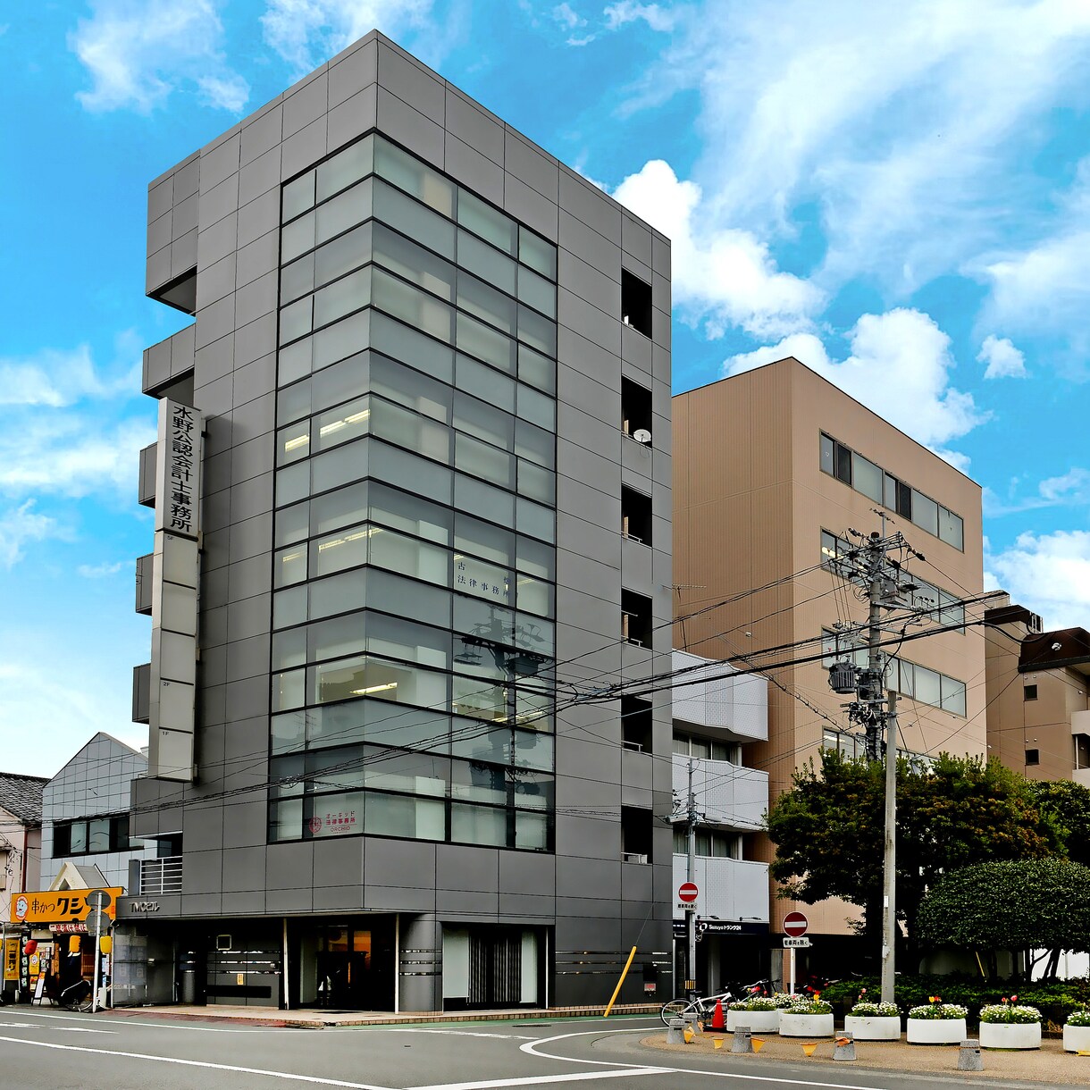 建築・不動産・ビル・建物の画像修正します 失敗写真もプロ級にできる！？パースの修正や電線除去など イメージ3