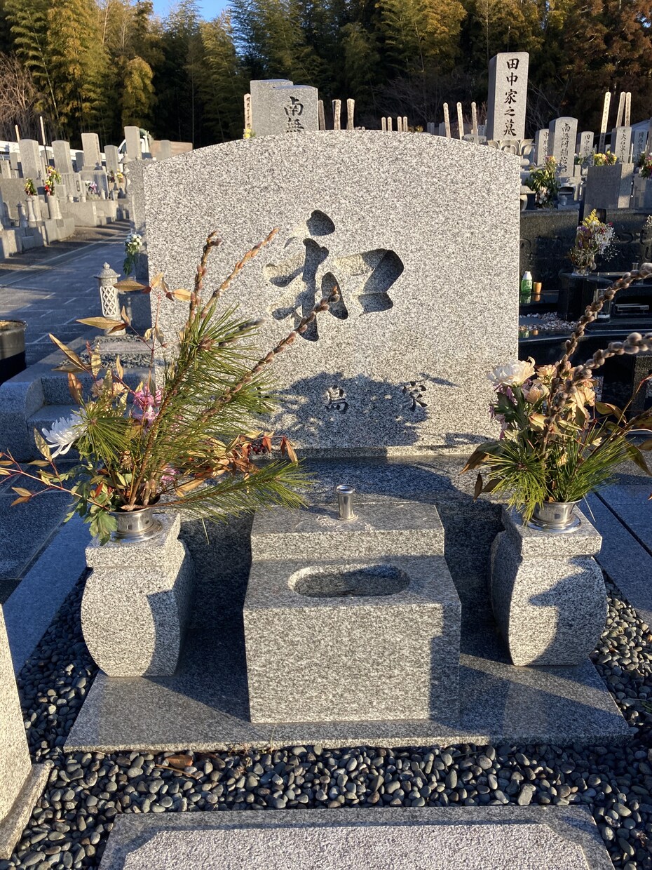 京都市内限定　お墓参り・お墓の掃除代行いたします なかなか行けないお墓参り、お墓の定期清掃をします。 イメージ1