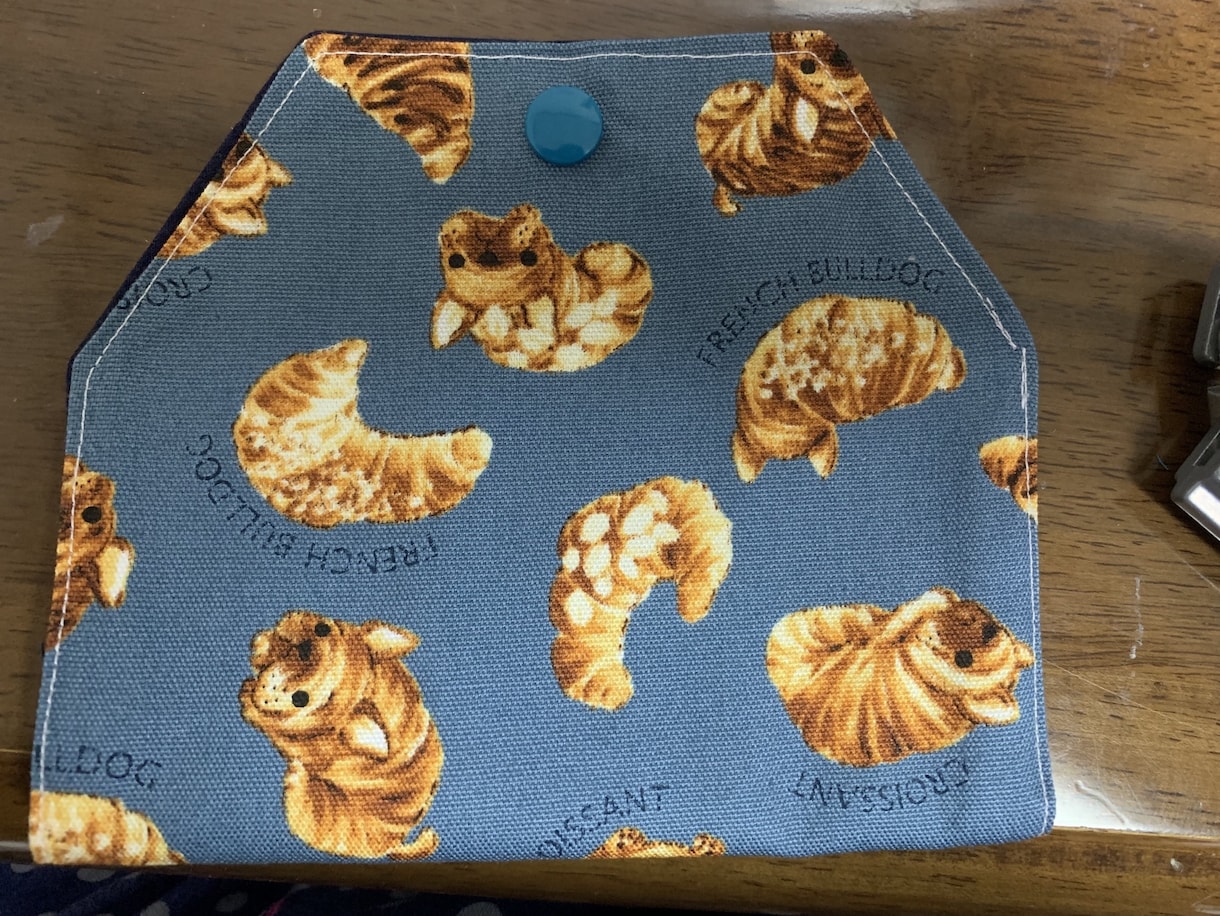 ちょっとマスクを外したときのケース作ります 外出の際の予備のマスク、お食事の時に保管するケースになります イメージ3