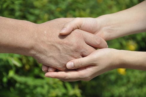 介護で悩んでおられる方へその対応策アドバイスします 介護施設の実情は虐待だらけ。施設側も行政も放置しています。 イメージ1