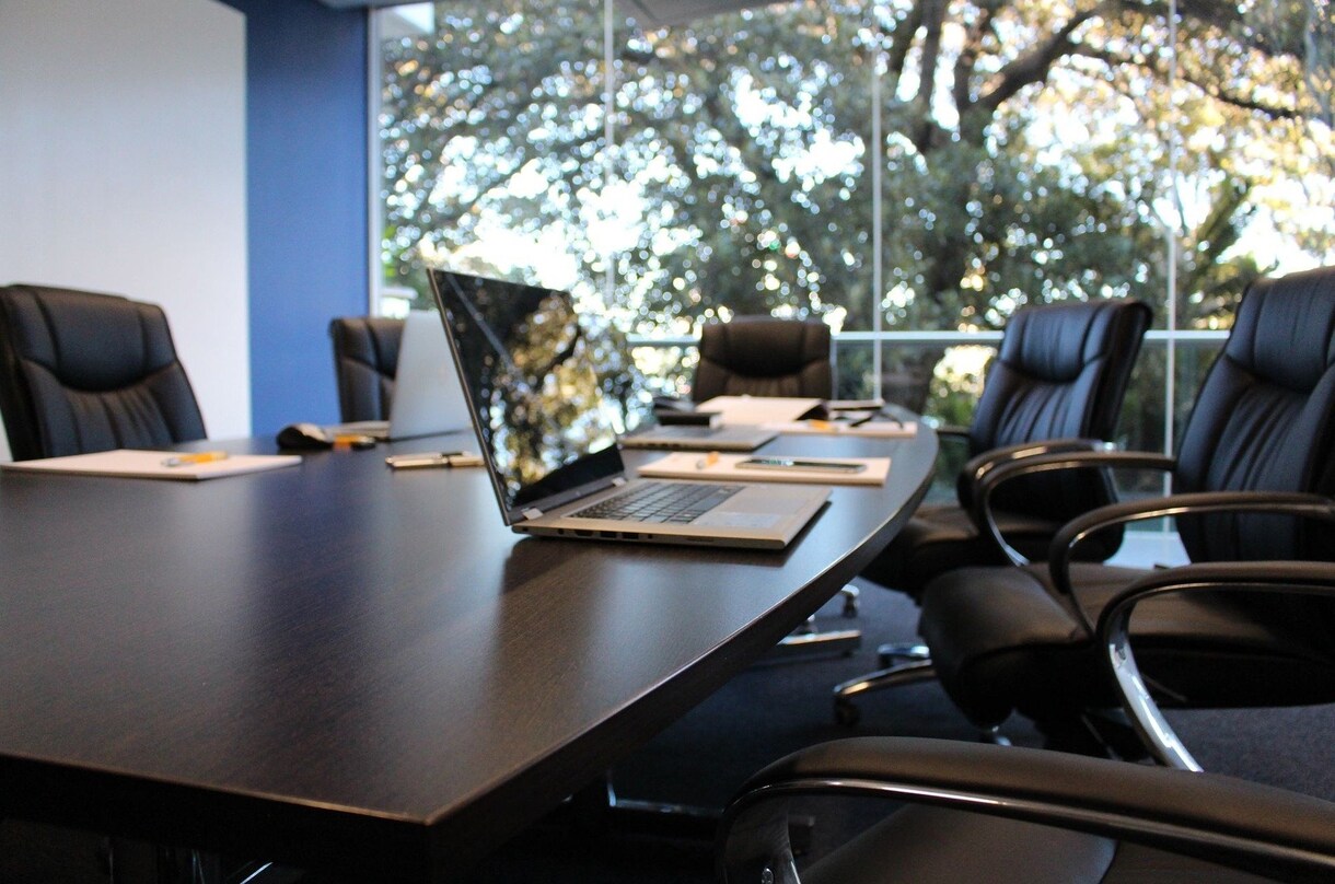 職務経歴書の書き方から面接対策まで指導します 憧れのオフィスへ！年齢ごとにやるべき転職活動を教えます♪ イメージ1