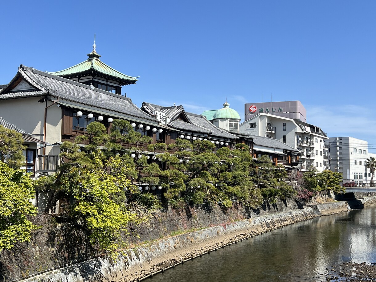 手相×四柱推命×タロット、あらゆる角度から占います ひとつの占いだとしっくり来ないあなたへ イメージ1