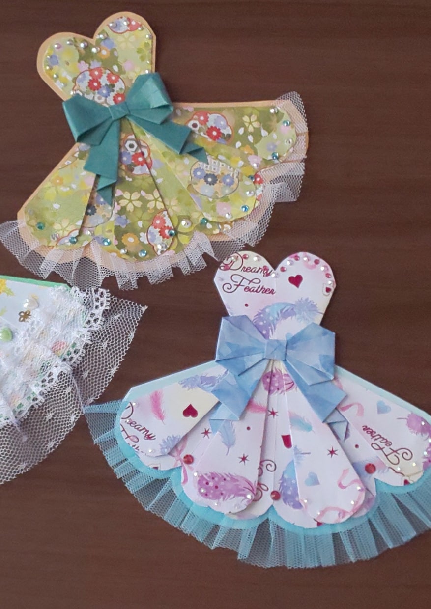 ペーパーフラワー薔薇リースを作ります 誕生日・記念日のプレゼントや自分用にいかがですか？ イメージ7