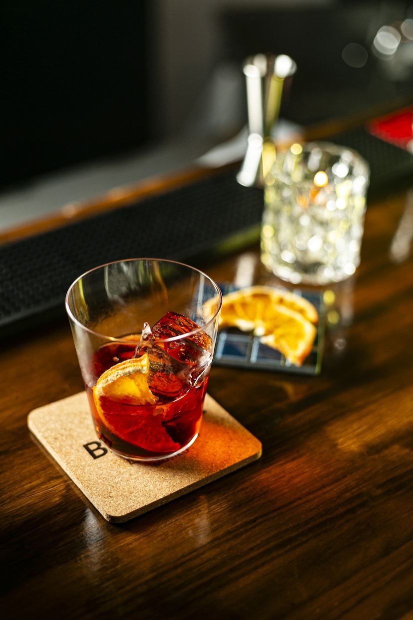 BAR・夜カフェ 集客に繋がる写真を撮影いたします 暗めの店内でもお店の雰囲気や商品の魅力を惹き出す写真撮影 イメージ4